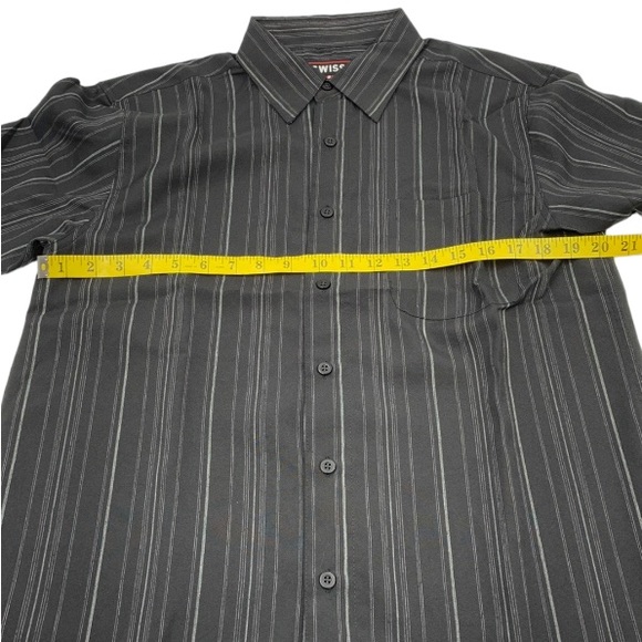 Swiss Alps Short Sleeve Button Down Shirt Size Medium - Picture 8 of 9